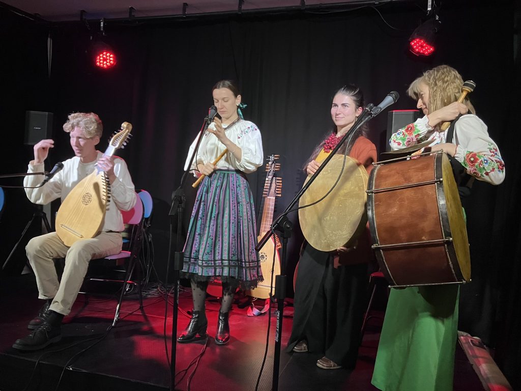 concert de musique traditionnelle ukrainienne